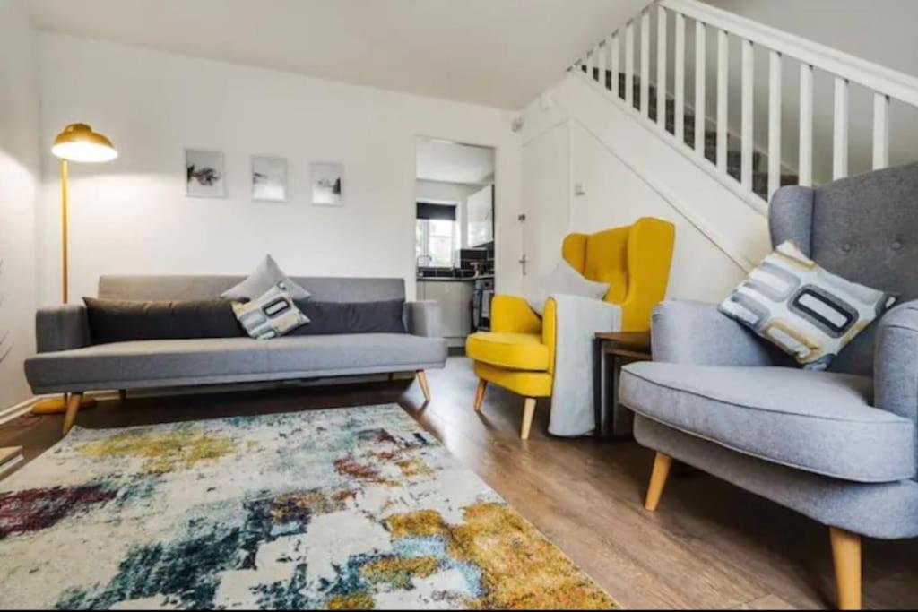 Villa Newly Renovated House Near Trafford Centre Manchester Esterno foto