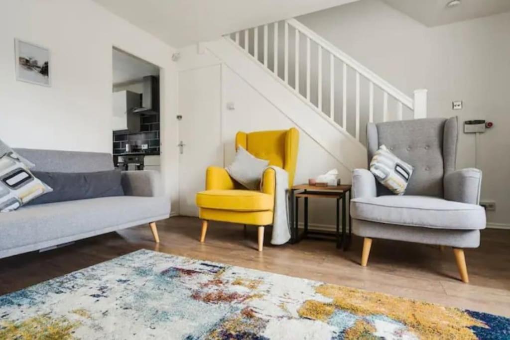 Villa Newly Renovated House Near Trafford Centre Manchester Esterno foto
